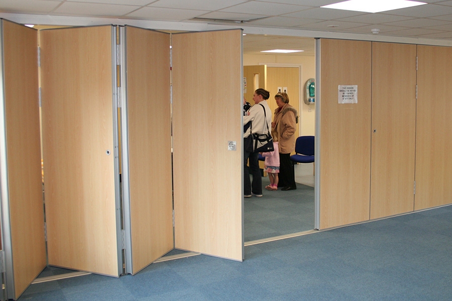 HAREKETLİ AKUSTİK BÖLMELER SES GEÇİRİR Mİ?