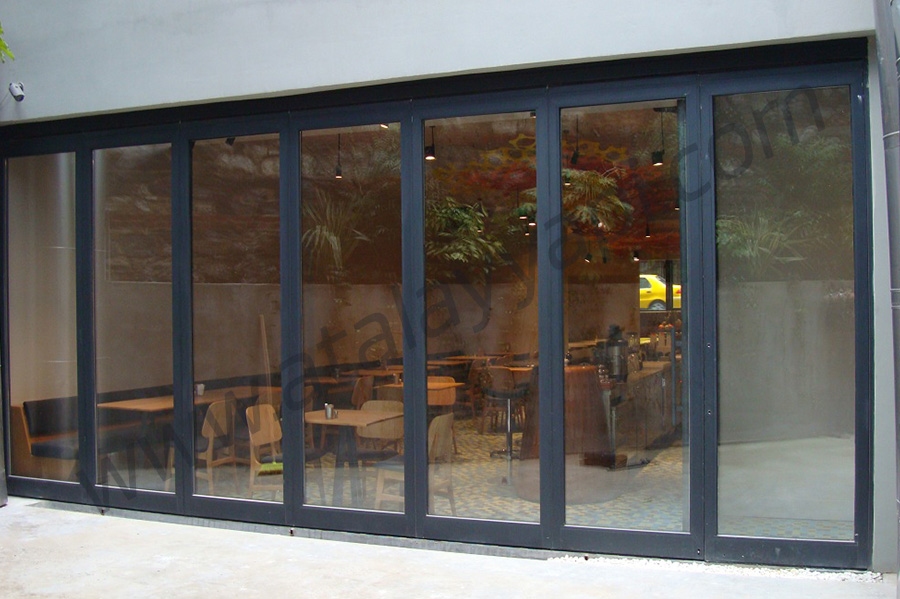 Dado Cafe Taksim Alüminyum Isı Yalıtımlı Kayar Toplanır Üretimi