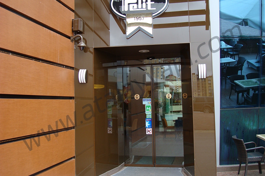 Pelit Pastaneleri Alüminyum Isı Yalıtımlı Kapı Üretimi